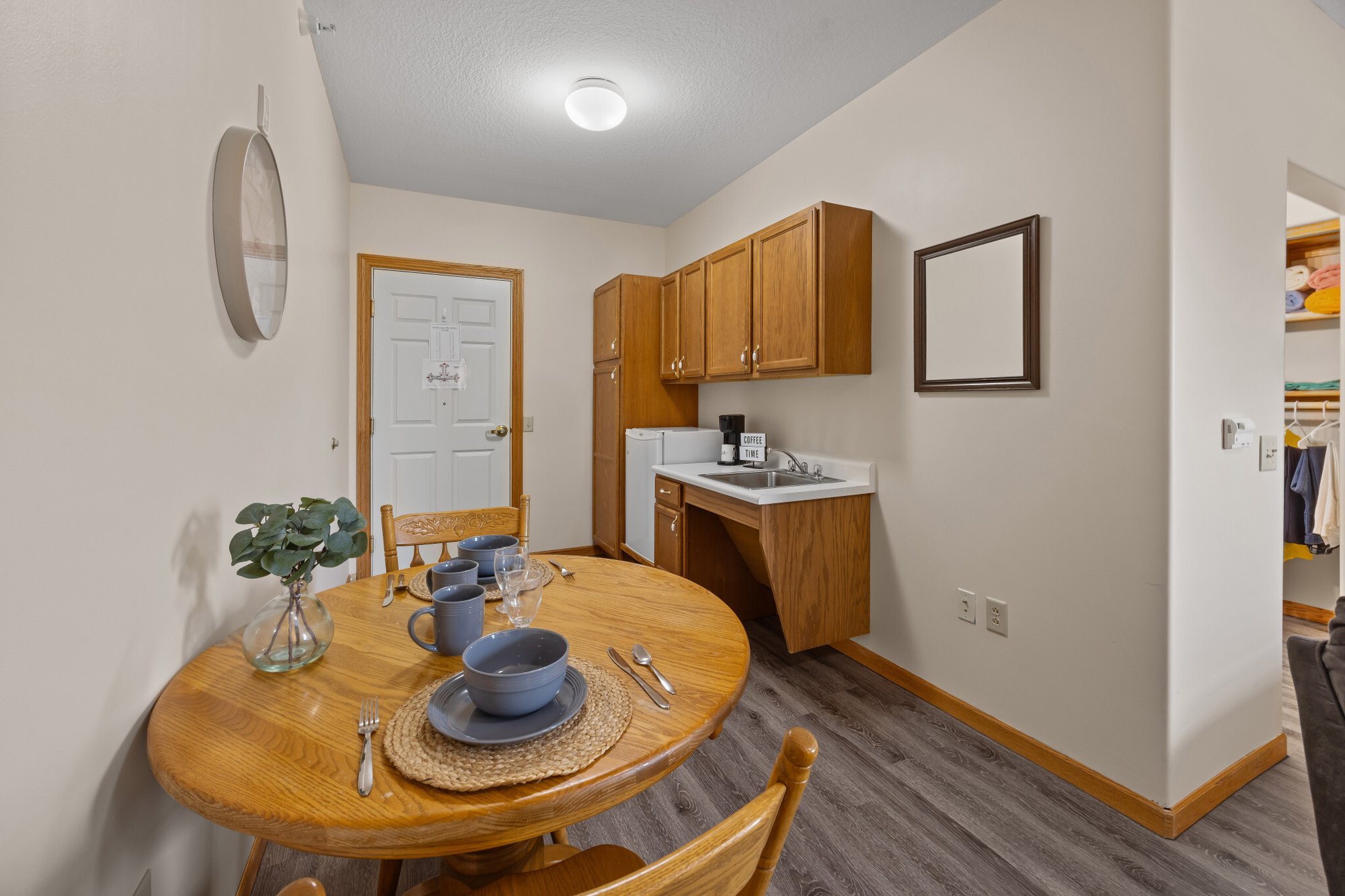 Show Room Table